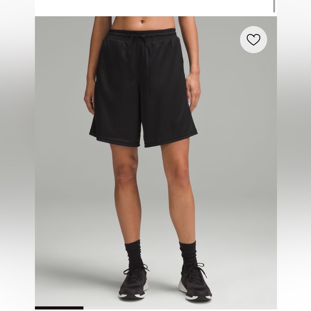 LIKE NEW! LULULEMON Relaxed-Fit Mesh Training Short 8” in size 6